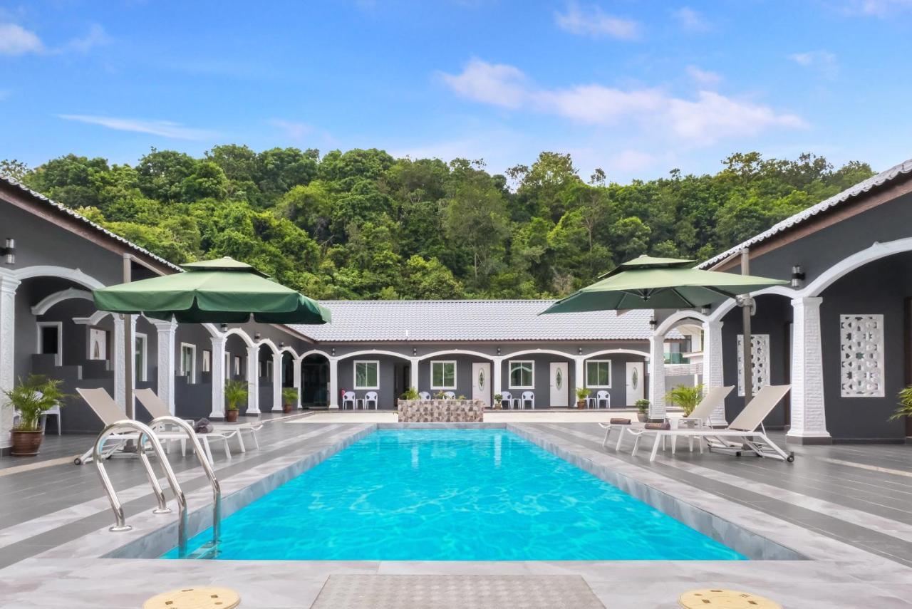 Cenang Rooms With Pool By Virgo Star Resort 판타이체낭 외부 사진